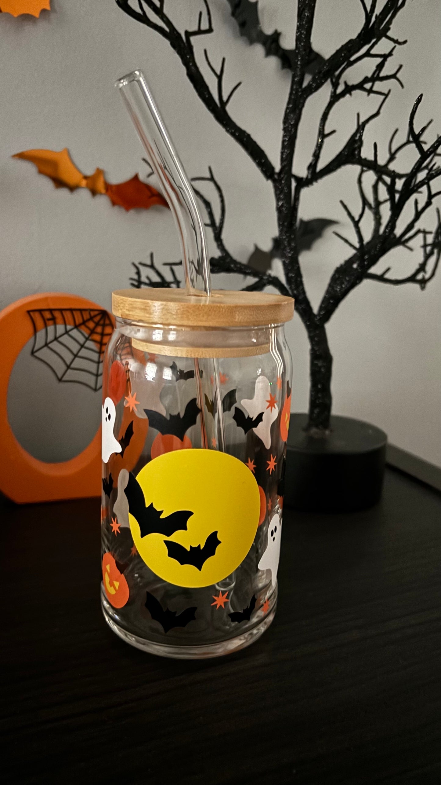 Spooky bats and ghosts cup