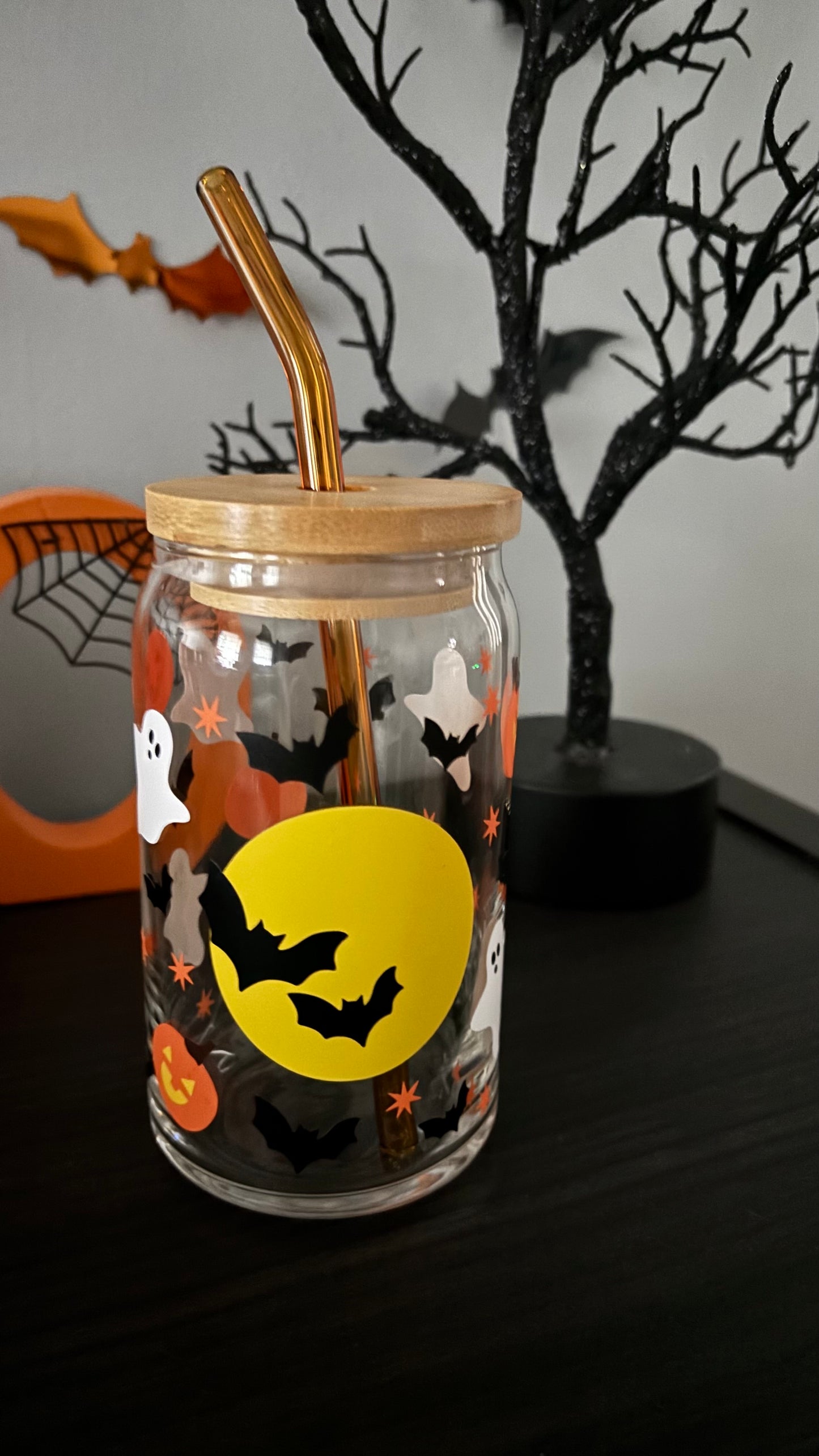 Spooky bats and ghosts cup