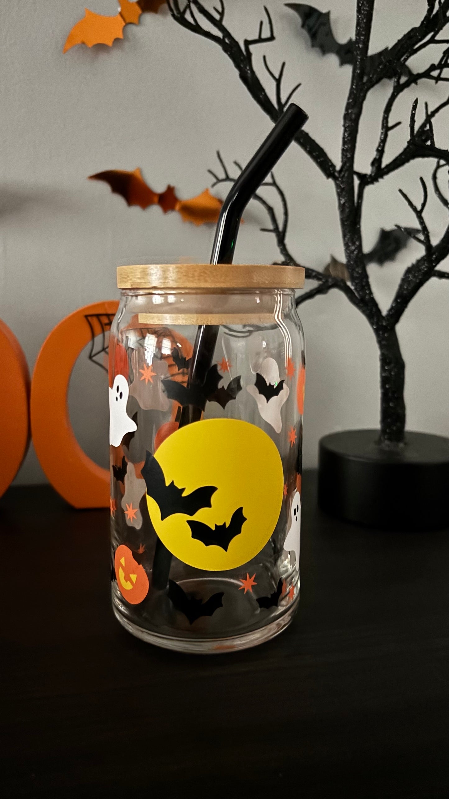Spooky bats and ghosts cup