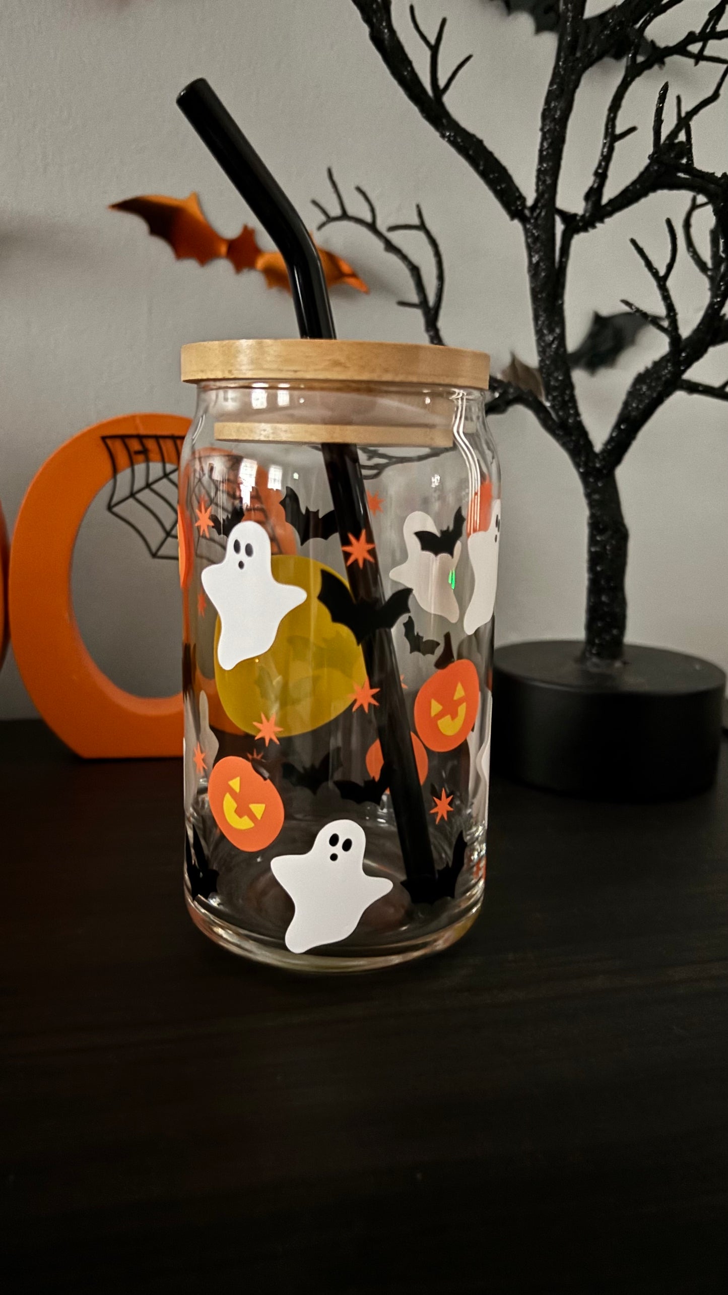 Spooky bats and ghosts cup