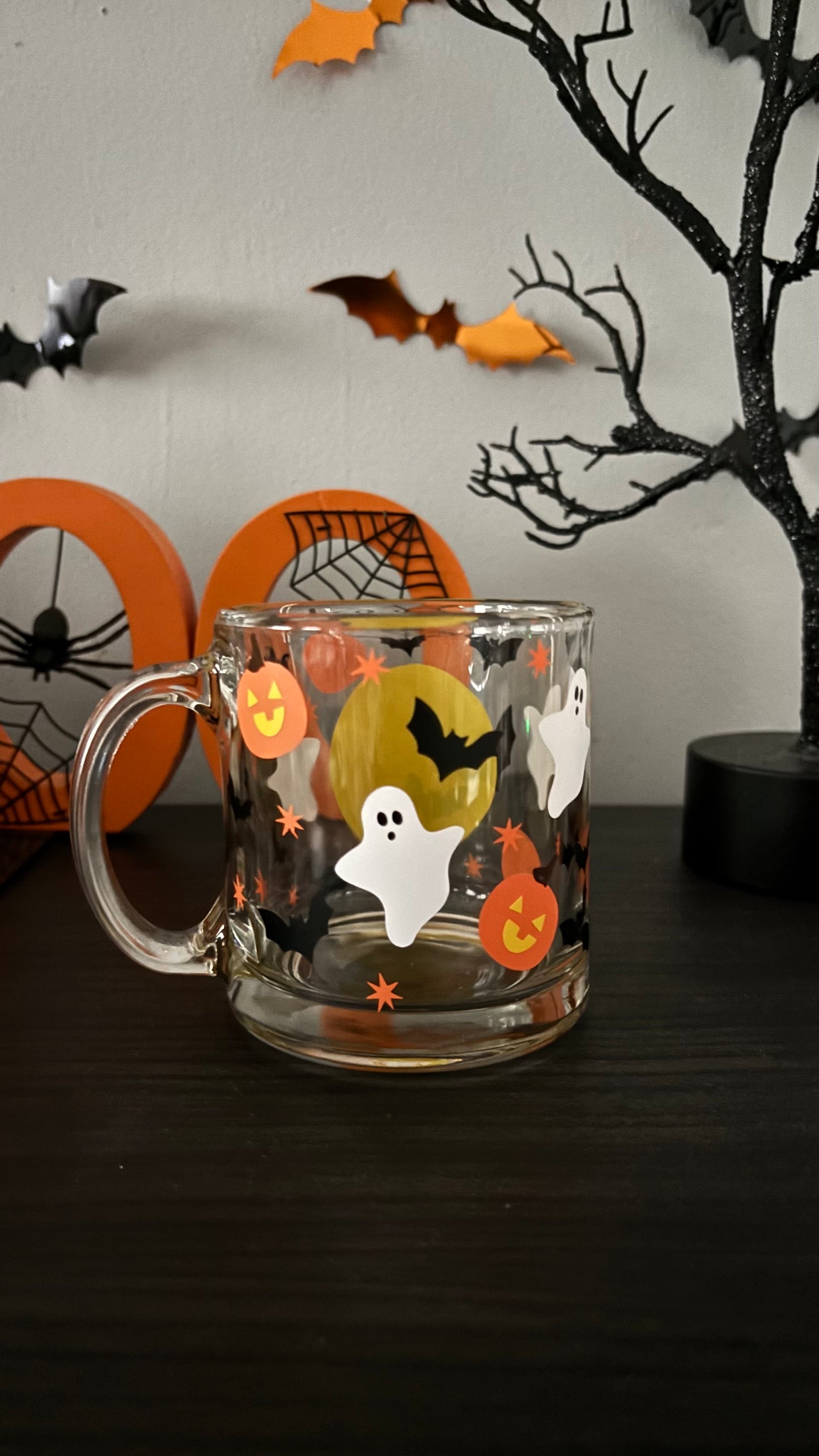 Spooky bats and ghosts mug