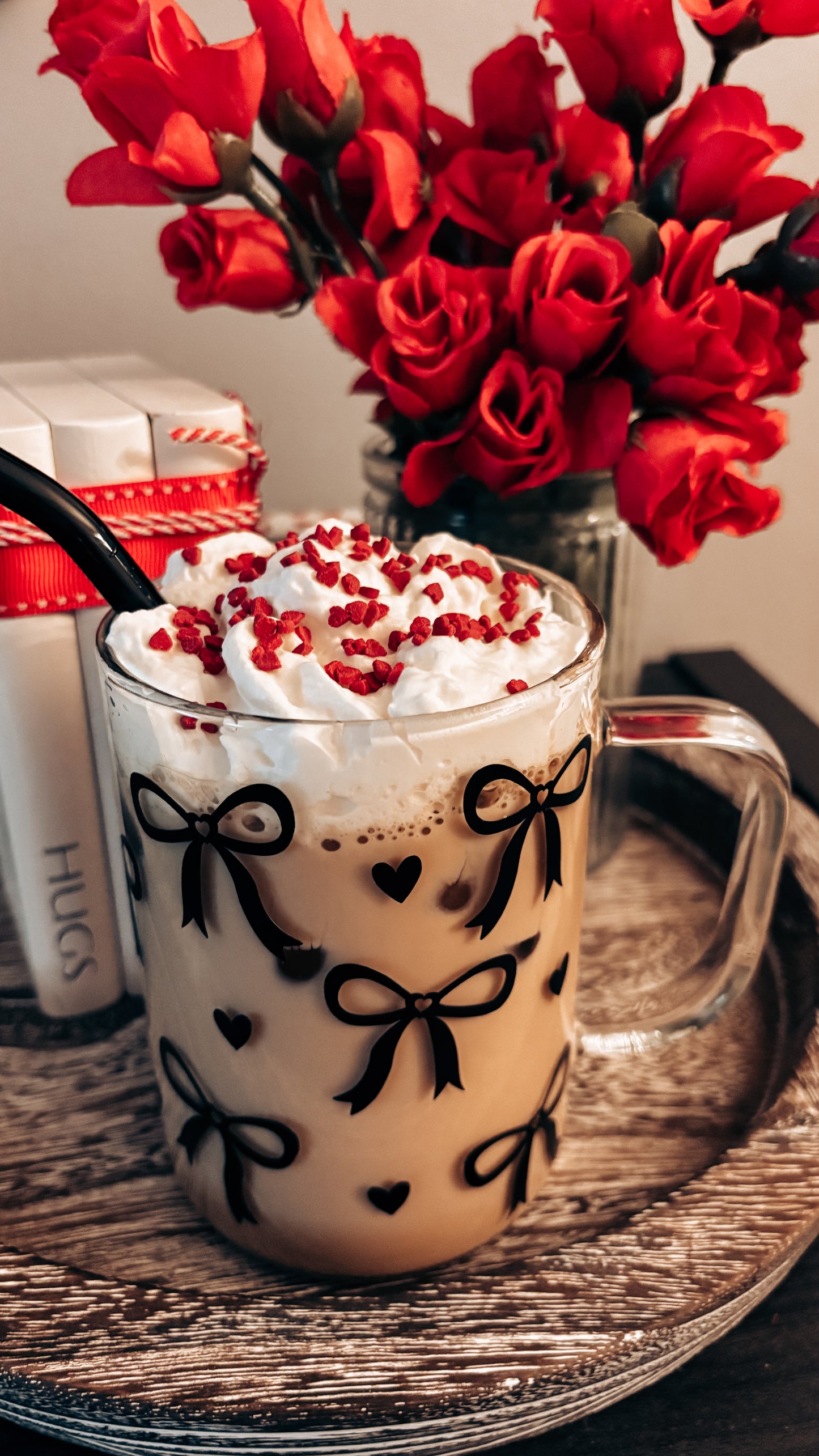 Black bows glass mug
