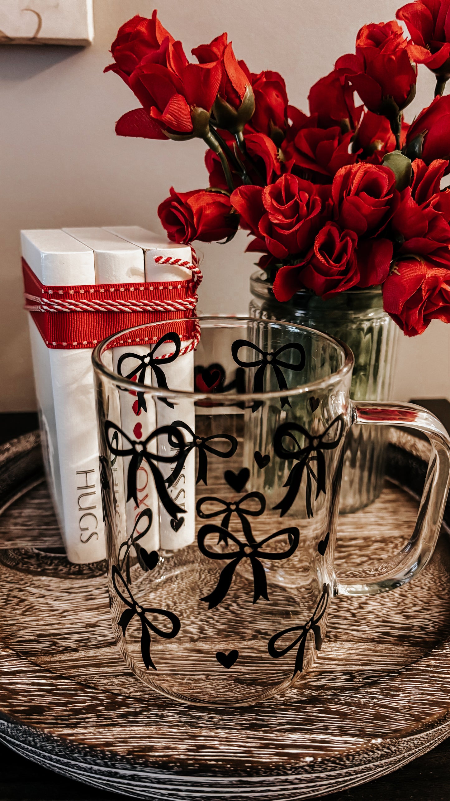 Black bows glass mug