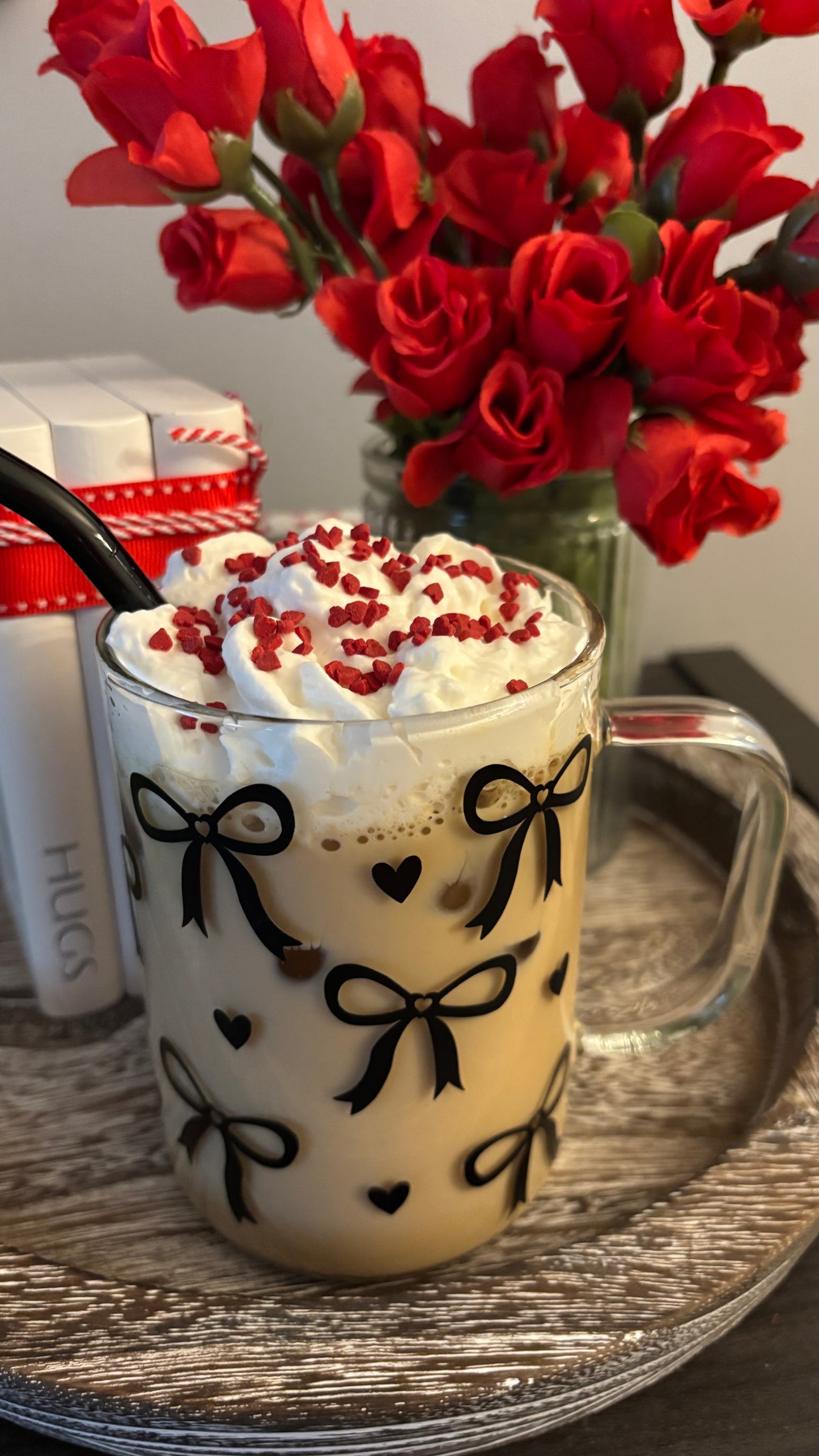 Black bows glass mug