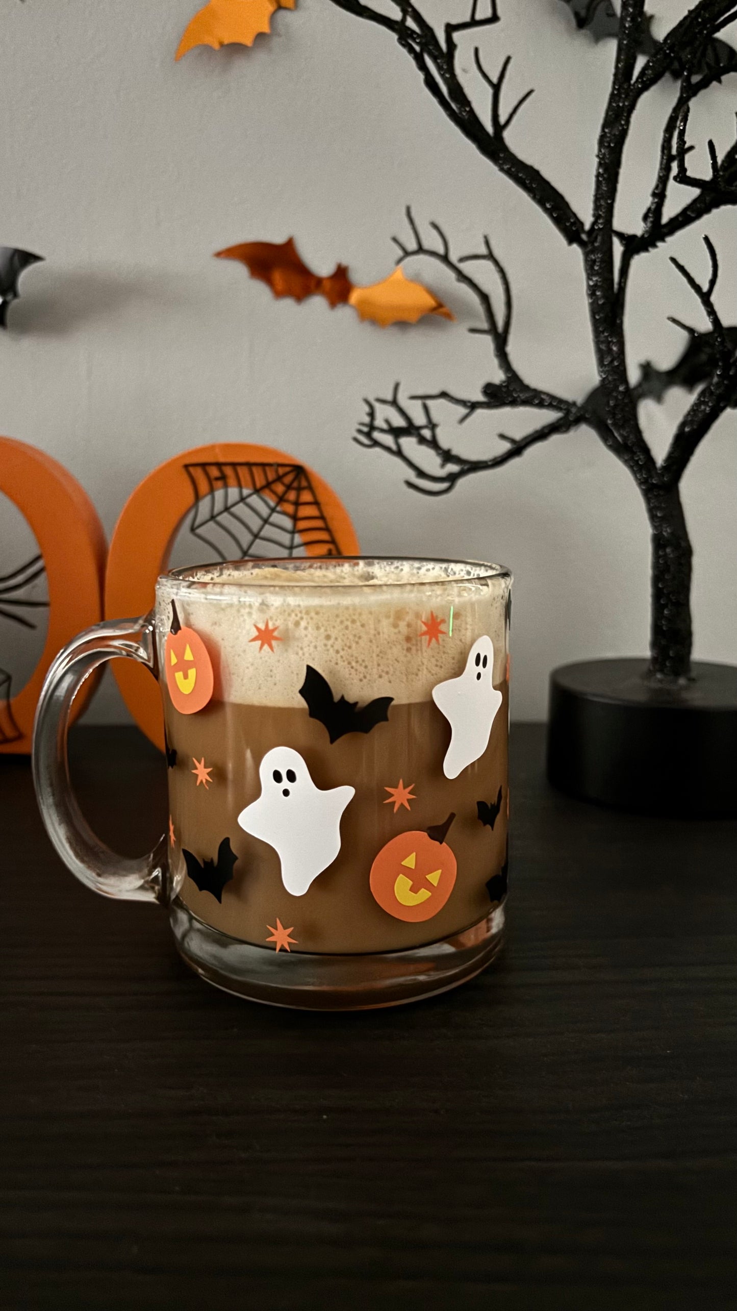 Spooky bats and ghosts mug